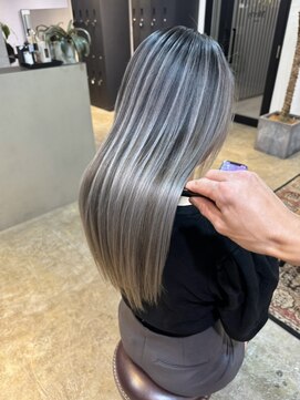メリー オオサカ(Merly Osaka) white silver balayage