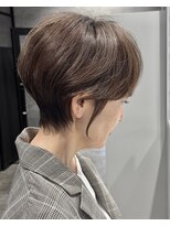 アンダーバーホワイト(_WHITE)&nbsp;大人可愛い20代30代40代ハイライト小顔ショートボブ