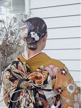 ニクスフリー(nix free) 成人式ヘアシニヨンカチモリタイトヘアヘアアレンジ金箔