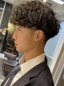 フィフス 大分(fifth) 大分波巻きパーマメンズカット刈り上げラウンドマッシュ30代