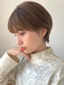 ユール 自由が丘(Yule)の写真/あなたの髪質の状態を見極めて白髪染めもオシャレに!大人女性にぴったりの薬剤でダメージレスを実現