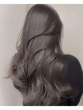 アイリス(IRIS) 大人シアーベージュミニウルフボブミディアムレイヤー