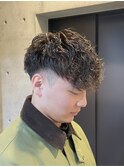 スペインカール ツイストスパイラル 前下がり 刈り上げ