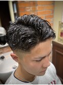 サイドグラデーションフェードショートシルバーカラーかき上げ