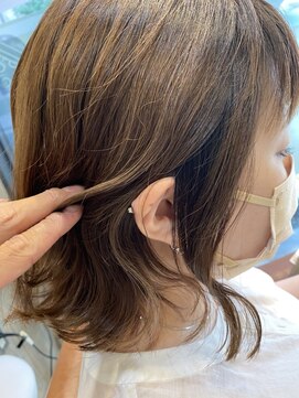 ヘアーサロン キー(Key) 耳かけがかわいい波まきアレンジ♪アッシュブラウンミディアム