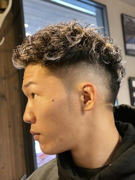 バーバー スタジオ ラフテル(Barber Studio RAFTEL) モヒカンスタイル