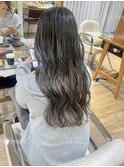 極細ハイライト　透明感グレージュ　ロングレイヤー　ブリーチ
