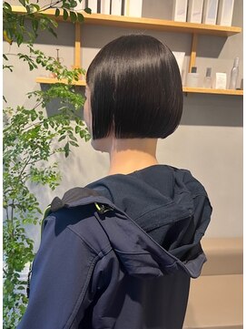 ペレ(pele) ショートボブ　ボブ　前下がり　コンパクトボブ　ストレート