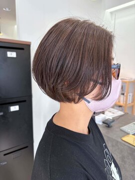 ユニ バイ マグ 長野店(Uni.by Mag) 20代30代40代前下がりストレート小顔補正立体カット