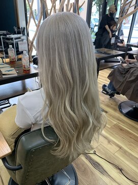 ラグヘアーワークス(LAG HAIR WORKS) ハイトーンブリーチ抜きっぱなし