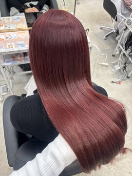 クム(kumu) ◎ブリーチなし暖色カラーで透明感！大人可愛いレッドカラー