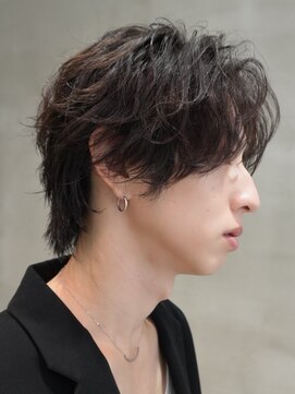 バイフィフス 原宿/表参道(by fifth) 原宿微分けセンターパートウルフフェザーパーマツーブロック黒髪