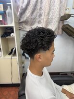デザミ(Des Amis)&nbsp;カーリーパーマ×テーパーフェード