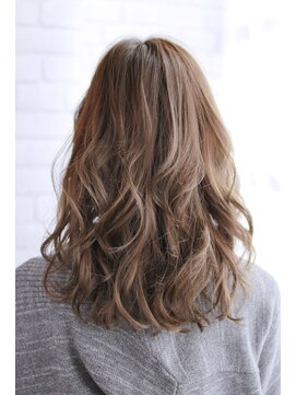 リーニアプラスエヌ(LINHA +n) 20代30代40代　 クールロング【長浜】