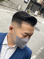 ドルクス 日本橋(Dorcus) 30代男性髪型東京バーバー日本橋スキンフェードパートスタイル