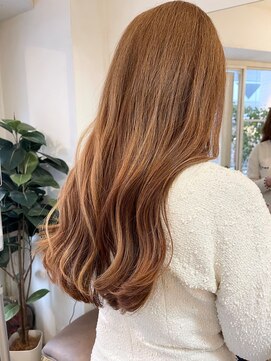 アミュレ(Amule) ハイトーン白髪ぼかしのハイライトツヤツヤロングヘア梅ヶ丘