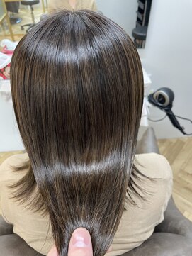トッカ 三ノ宮店(tocca) 柔らかベージュ×艶髪トリートメント 【島村】