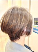 2セクション×前下がりショートボブ