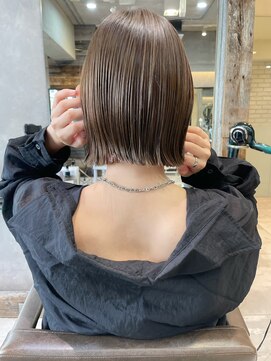 トルネード(TORNADO) 日韓ボブ 似合わせ 外ハネ 透明感カラーオリーブベージュ t1025