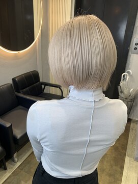 ジゼル(GiseL) ショート/ホワイトベージュ