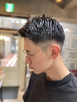 コニ(Coni) フェードカット