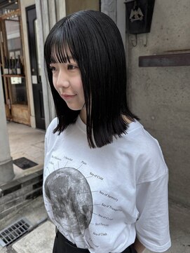 エヴリンアンドペイジ(Evelyn&paige) 暗髪ストレート【神戸元町/水原】