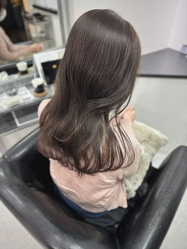 グラム(gram) 透明感ブラウンの大人ナチュラルヘア
