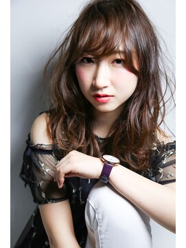 イソラブル(ISOLA-blu) 【カッコイイ女性に】クールアッシュ×ラフウェーブロング