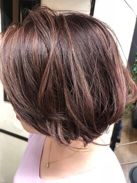 シャラ美容室 前下がりボブ