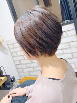 アヴァロン(AVALON) スッキリ丸みショート×ハイライトカラー