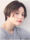 前髪長め　ショートヘア　ショートボブ　耳かけショートボブ