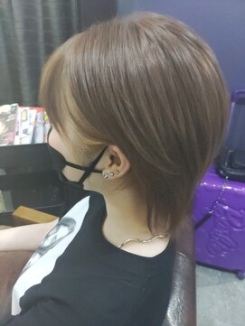 カルム(Calme) イヤリングカラー＋ショートスタイル