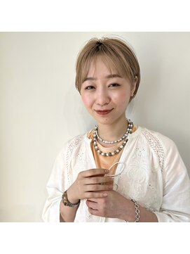 ジジ 代々木(Gigi) 【Gigi】外ハネボブ セクションカラー ペールベージュ