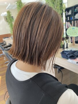 アローズソワン(HELLO'S SOIN) ぱつっと前下がりボブ