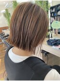 ぱつっと前下がりボブ