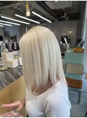 ホワイトブロンド/ブロンドヘア