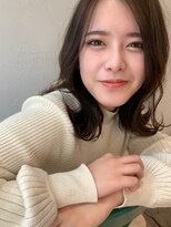 ベベ('BEBE)&nbsp;ミディアム 韓国風 くびれヘア ベージュ