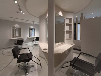 ヘアーサロン ビーネ(Hair salon Bi-ne)の写真/【都島/桜ノ宮】髪質に合わせた的確なケアが人気の秘訣。本気で髪のお悩みに向き合いたい人へ