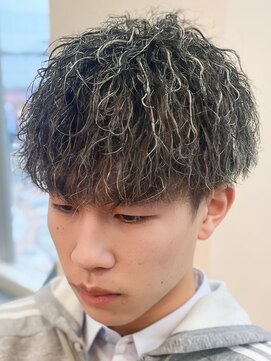 バース バイ ハピネス(BIRTH by happiness) 奈良men'sホワイトメッシュ縦落ちツイストスパイラルパーマ