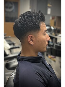 フジヤマバーバーショップ アジト(FUJIYAMA BARBER SHOP ajito) ミドルフェードアップバング