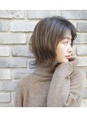 ボブ　ネオウルフ　　外ハネ　ベージュ　切りっぱなしボブ