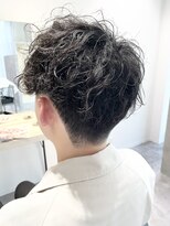 ストフ(stof)&nbsp;ツイストパーマメンズスタイル。