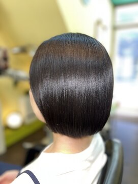 エムスリーディーミュゼステージ(M3D) 艶髪ストレート仕上げ。