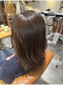グレージュ×レイヤースタイル