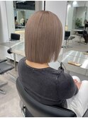 ハイトーン切りっぱなしショートボブミルクティーピンクベージュ