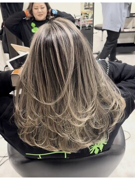 プティ(PUTY) 神戸三宮　ハイライトバレイヤージュ　白髪ぼかし対応