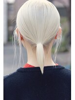 ホワイトカラー　抜きっぱなしブロンド　ホワイトブロンド