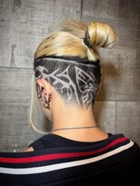 ビンゴ(BINGO)&nbsp;2287ホワイトブロンドアッシュスキンフェード金髪バリカンアート