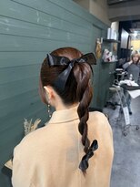 マーシュ(marshu) ネジネジポニーテール