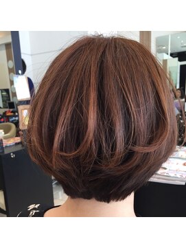 ヴィセラ(Vicella) 大人可愛いショートボブ